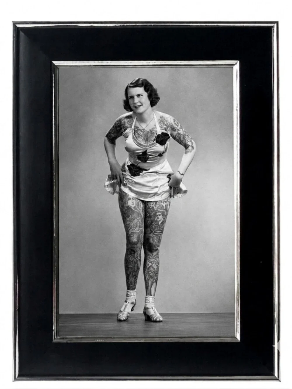 Vintage beautiful tattooed woman Female pin up in dress frame photo print Tatto